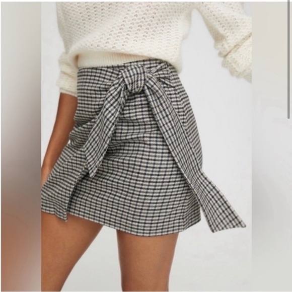 Aritzia Wilfred Wrap-Front Wool Cashmere Blend Mini Skirt Sz 2 - Picture 2 of 10